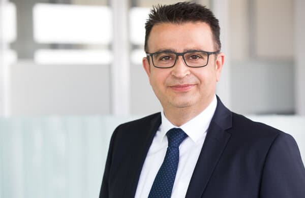 Mitel_Manuel-Ferre_Portraitfoto_bearbeitet