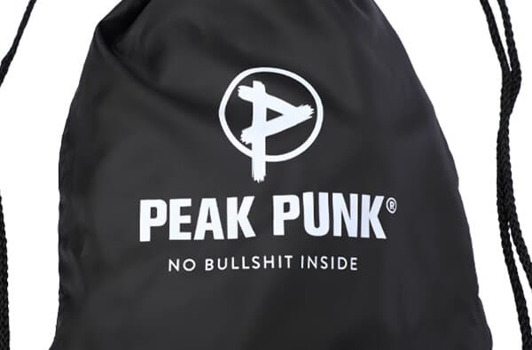 Peak-Punk_Rucksack_bearbeitet