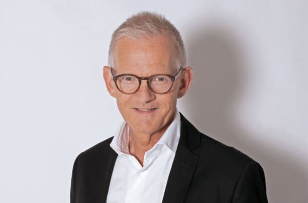 Stefan-Vogler_Portrait_bearbeitet