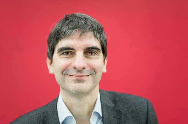 Aymo_Brunetti_Universitaet-Bern_Foto-Christian-Jaeggi_bearbeitet