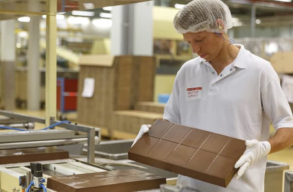 Barry-Callebaut_Mitarbeiter-Schokolade_bearbeitet