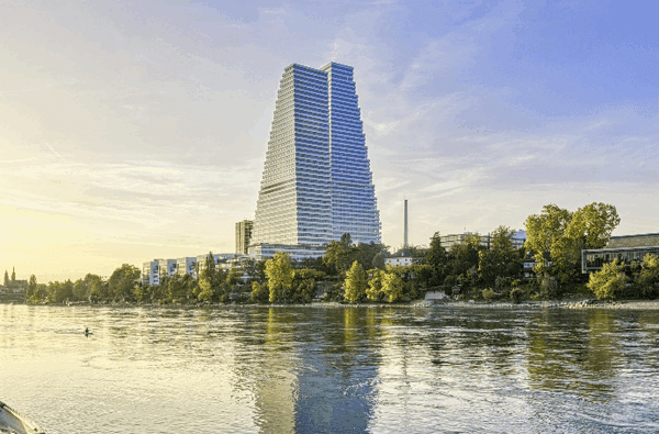 Basel_Rhein-mit-Roche-Tuermen__c_-Jean-Jacques-Schaffner_bearbeitet