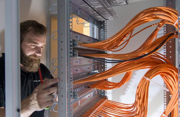 Burkhalter_Elektrotechnik_Telematik_bearbeitet