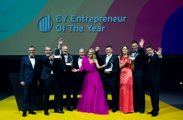 EY_Entrepreneur-of-the-year_Finalisten-2023_bearbeitet