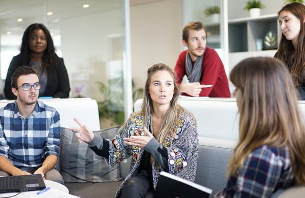 Mitarbeitende_Teamsitzung_Pixabay_Free-Fotos_bearbeitet