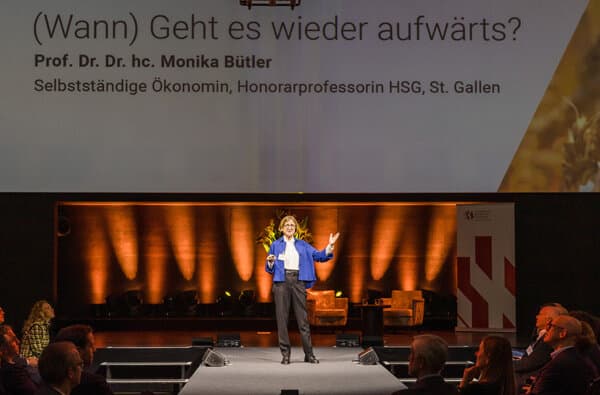 Schweizerische-Management-Gesellschaft_Forum-2022-Zuerich_Monika-Buetler_bearbeitet