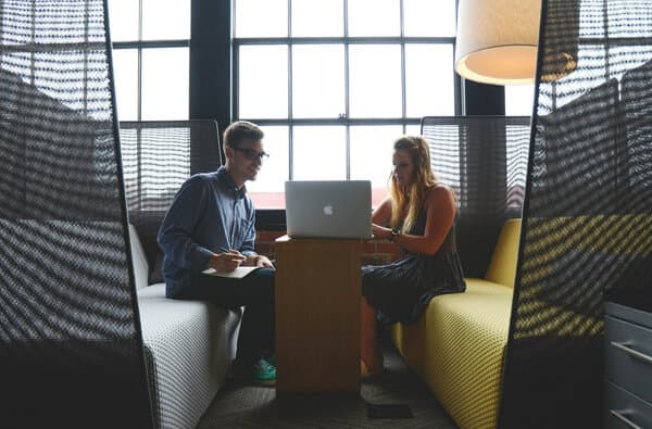 Start-Up_Entrepreneurs_Pixabay_StartupStockPhotos_bearbeitet