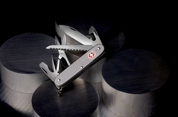 Victorinox_Taschenmesser-Farmer-Alox_bearbeitet