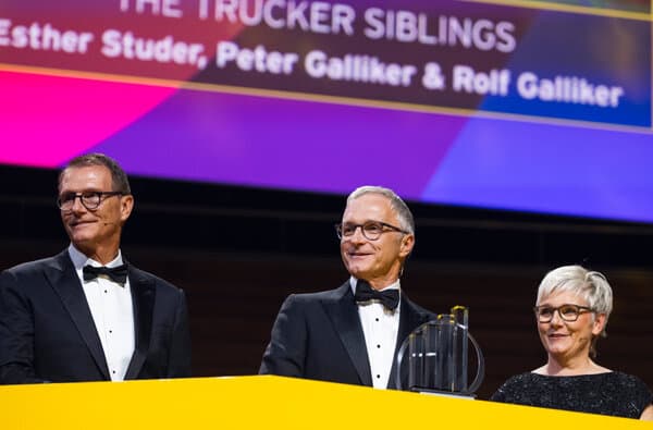 Galliker_EY-Entrepreneur-2024_Rolf-Galliker-_Peter-Galliker_Esther-Studer_bearbeitet